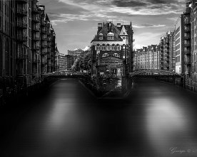 HH Speicherstadt Wasserschloss sw